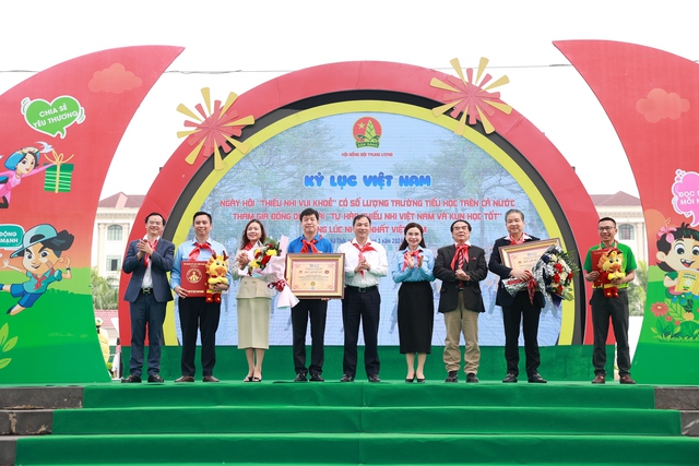 Kun xác lập kỷ lục quốc gia với màn đồng diễn có số trường tiểu học tham gia đông nhất Việt Nam - Ảnh 1.