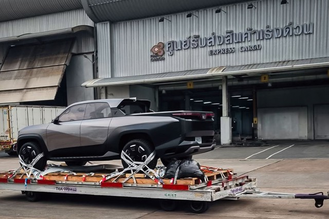 Xe điện VinFast “đổ bộ” Thái Lan, sẵn sàng cho triển lãm ở Bangkok - Ảnh 2.