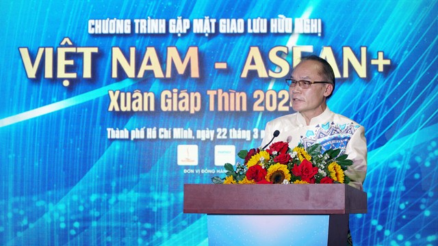 Khi Tổng lãnh sự ASEAN diện áo dài truyền thống Việt Nam... - Ảnh 3.