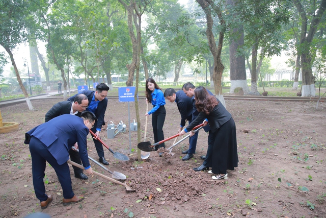 Đoàn TNCS HCM Bộ VHTTDL chủ trì phối hợp tổ chức lễ ra quân Tết trồng cây 2024 - Ảnh 2.