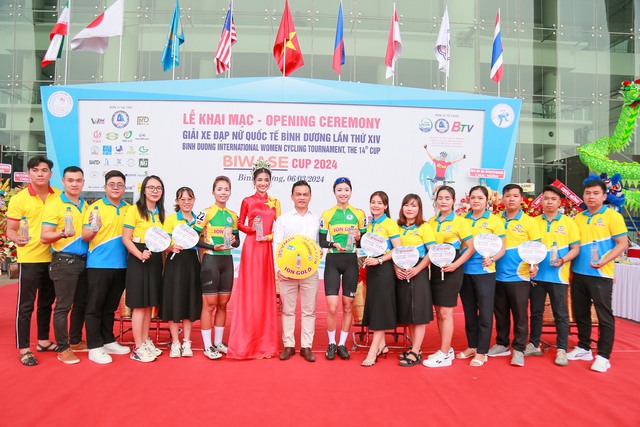 Khai mac Giải Xe đạp nữ Quốc tế Bình Dương lần thứ 14 - Cúp Biwase 2024 - Ảnh 1.