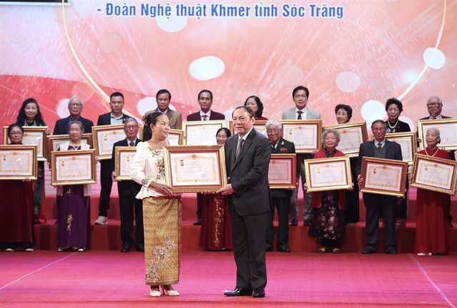 Bộ trưởng Nguyễn Văn Hùng: Công tâm, khách quan, trách nhiệm cao trong xét tặng danh hiệu NSND, NSƯT - Ảnh 4.