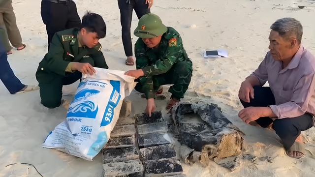 Phát hiện 20kg Cocain trôi dạt ở vùng biển Quảng Bình - Ảnh 1.
