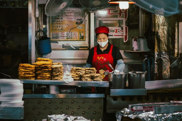 Hàn Quốc phát triển du lịch ẩm thực đường phố thăng hạng theo thời gian  - Ảnh 1.