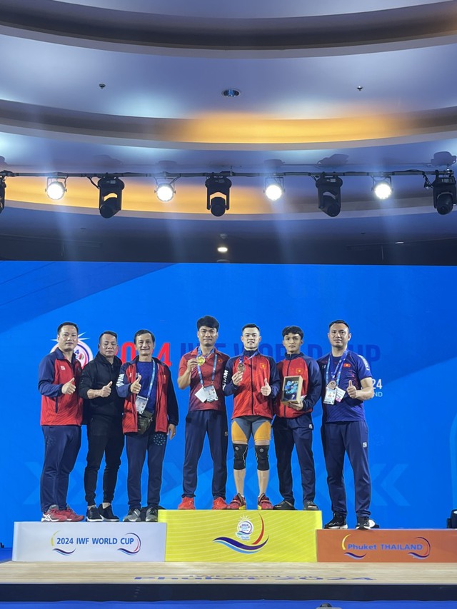 Cử tạ Việt Nam giành HCV nội dung cử giật tại Cup Cử tạ thế giới - Ảnh 1.