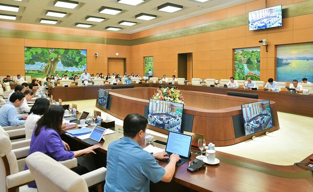 Bộ trưởng Nguyễn Văn Hùng: Xây dựng Luật Di sản văn hóa (sửa đổi) để kiến tạo sự phát triển lâu dài - Ảnh 2.