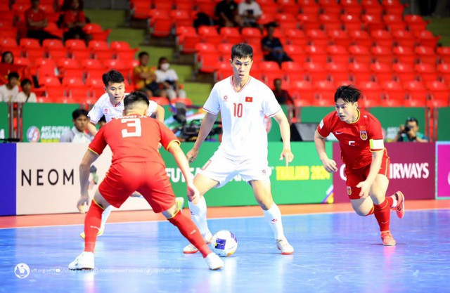 VCK Futsal châu Á 2024: Đội tuyển Futsal Việt Nam giành 3 điểm - Ảnh 1.