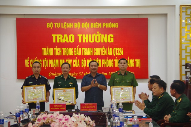 Quảng Trị: Bắt giữ 9 đối tượng người Lào cùng 100kg ma túy - Ảnh 2.