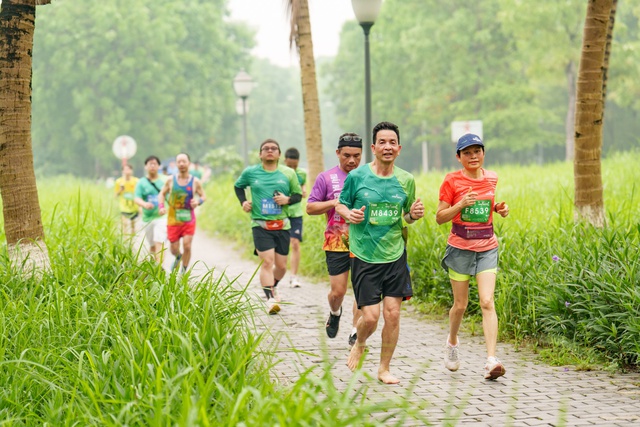 Dàn elite và gần 4000 vận động viên đổ bộ Ecopark Marathon 2024 - Ảnh 11.