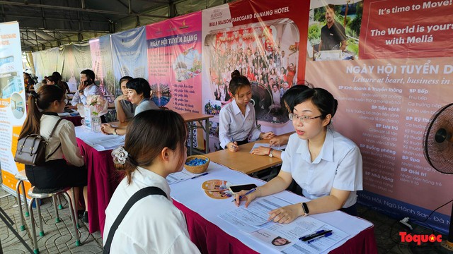 Định hướng nghề nghiệp cho sinh viên du lịch tại “Ngày hội việc làm” - Ảnh 2.