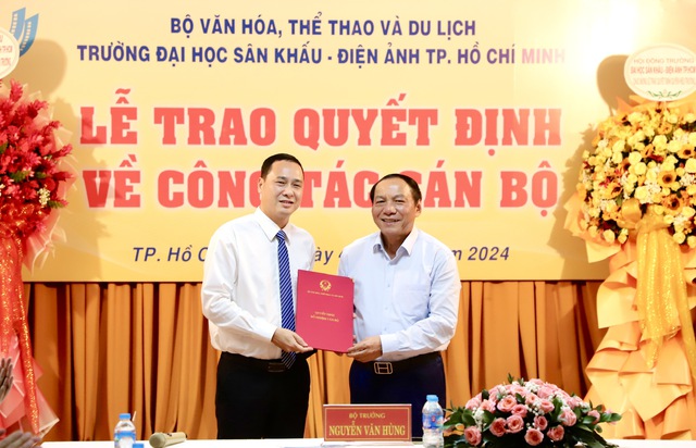 Trao quyết định bổ nhiệm Quyền Hiệu Trưởng Trường Đại học Sân khấu – Điện ảnh TP.Hồ Chí Minh - Ảnh 4.