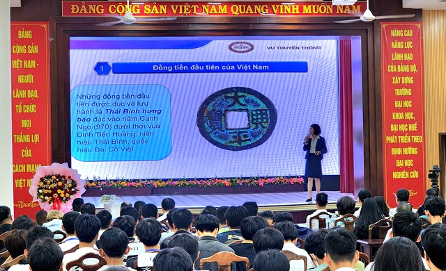 Hơn 1.000 học sinh, sinh viên Thừa Thiên Huế được truyền thông về giáo dục tài chính - Ảnh 2.