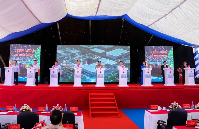Thủ tướng Phạm Minh Chính bấm nút khởi công Bệnh viện Quốc tế Trung ương Huế 2 - Ảnh 2.
