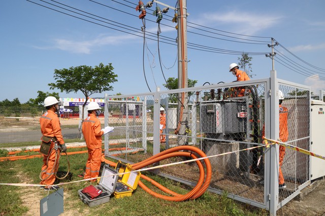 EVNCPC đảm bảo cấp điện mùa nắng nóng - Ảnh 1.