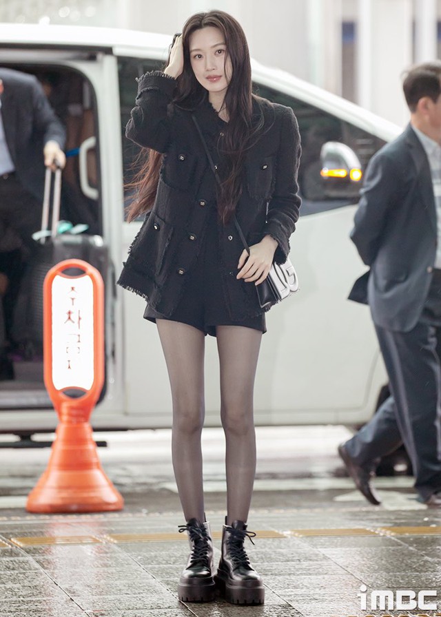 Moon Ga Young có thời trang sân bay chuẩn sang xịn mịn dù chỉ diện toàn đồ màu trung tính - Ảnh 5.