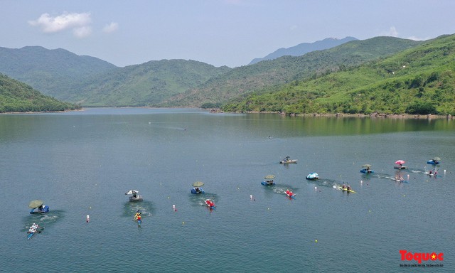 Hơn 440 vận động viên tranh tài Giải Đua thuyền Rowing và Canoeing vô địch các tay chèo xuất sắc quốc gia 2024 - Ảnh 1.