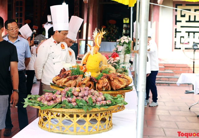 Các đầu bếp toàn quốc dâng hương tưởng nhớ công lao  Lang Liêu Đại Vương, nét đẹp trong tín ngưỡng thờ cúng Hùng Vương - Ảnh 2.