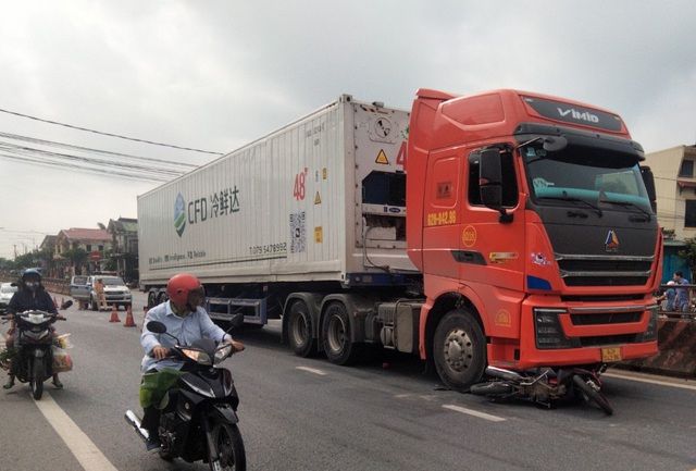 Tai nạn giao thông trên QL1 tăng, Quảng Trị tiếp tục kiến nghị điều chỉnh phân luồng cao tốc Cam Lộ - La Sơn - Ảnh 1.