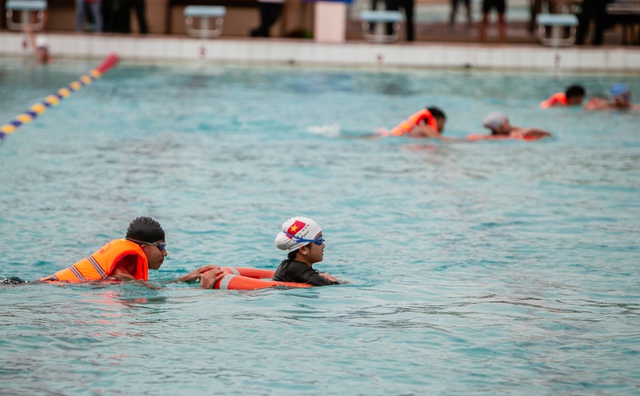Quảng Bình: Phát động toàn dân tập luyện môn bơi, chống đuối nước - Ảnh 4.