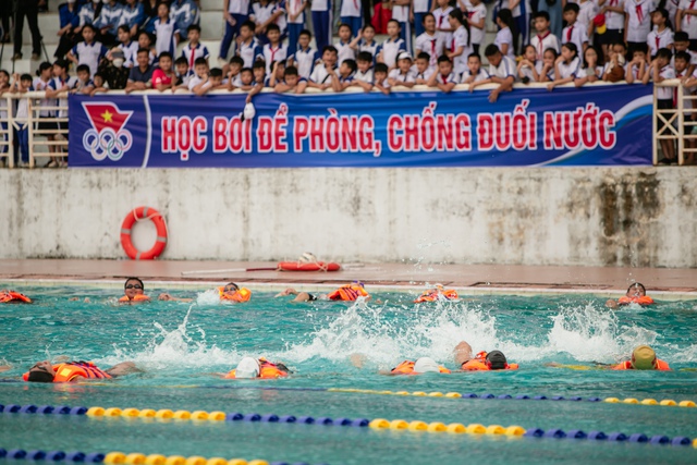 Quảng Bình: Phát động toàn dân tập luyện môn bơi, chống đuối nước - Ảnh 3.