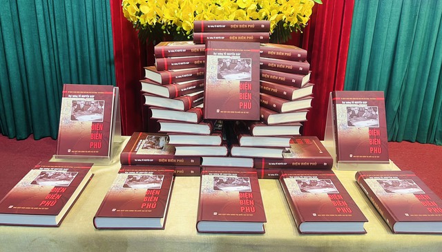 Nhiều tư liệu mới trong cuốn sách Điện Biên Phủ tái bản lần thứ 9 của Đại tướng Võ Nguyên Giáp - Ảnh 2.