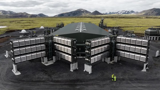 Nhà máy hút CO2 trực tiếp từ khí quyển lớn nhất thế giới vận hành ở Iceland - Ảnh 1.