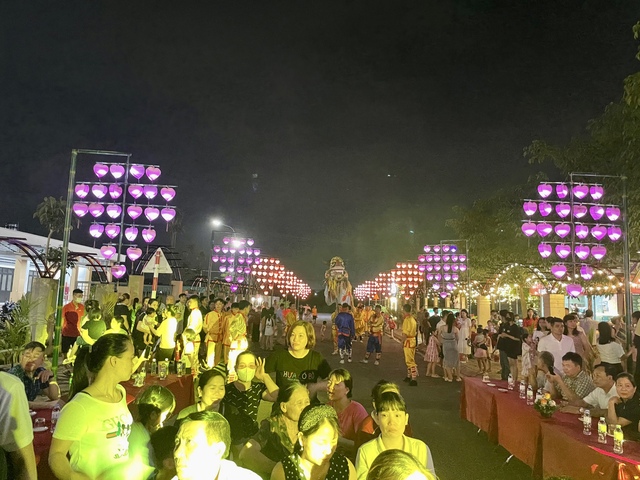 Khai mạc Lễ hội Tình yêu năm 2024, gìn giữ nét văn hóa của dân tộc - Ảnh 3.