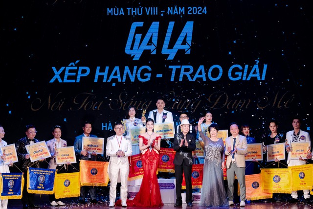 Nguyễn Viết Hải đoạt giải quán quân &quot;Giọng ca vàng Bolero Việt Nam&quot; năm 2024 - Ảnh 2.