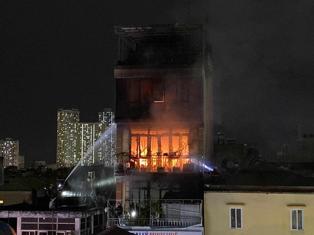 ĐBQH đề nghị rà soát các mô hình nhà ở kết hợp kinh doanh sau vụ cháy - Ảnh 2.