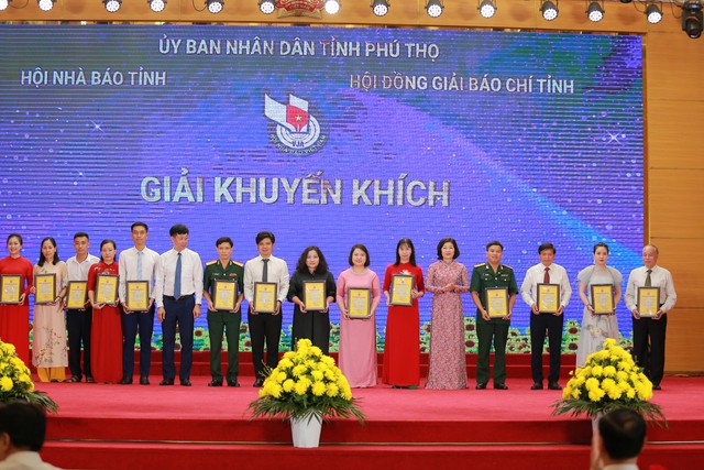 56 tác phẩm xuất sắc được trao giải Báo chí tỉnh Phú Thọ lần thứ XIV - Ảnh 4.