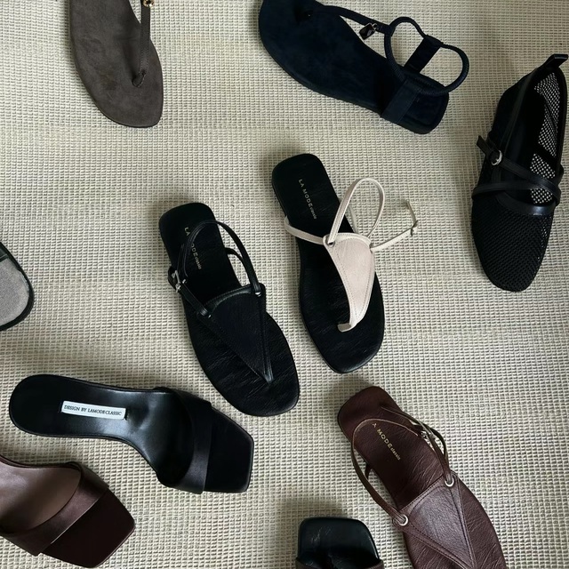 Hồ Ngọc Hà và Phạm Thanh Hằng gợi ý 5 mẫu giày cần có trong tủ đồ của phụ nữ trên 40 tuổi - Ảnh 14.
