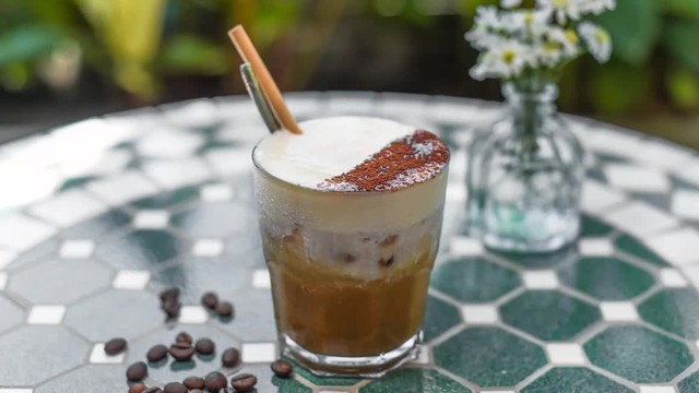 Báo quốc tế ca ngợi cà phê muối Việt Nam nổi tiếng khắp thế giới - Ảnh 1.