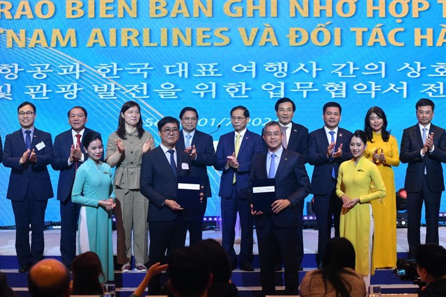Việt Nam – Hàn Quốc trao 8 văn kiện ký kết lĩnh vực du lịch, văn hóa - Ảnh 1.