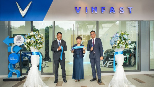 Vinfast khai trương ba cửa hàng đại lý đầu tiên tại Philippines - Ảnh 1.