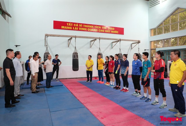 Thứ trưởng Hoàng Đạo Cương yêu cầu các đội tuyển dự Olympic tập trung tối đa trong giai đoạn nước rút - Ảnh 1.