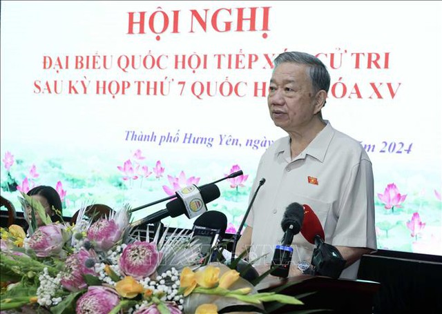 Chủ tịch nước Tô Lâm tiếp xúc cử tri tỉnh Hưng Yên - Ảnh 1.