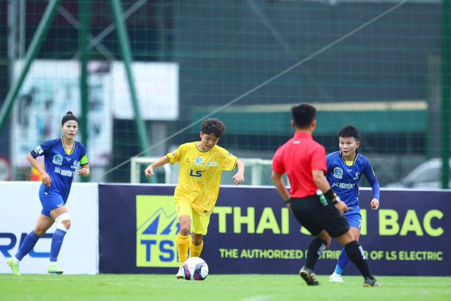 Lượt 8 giải bóng đá nữ VĐQG 2024: Thái Nguyên T&T giành trọn 3 điểm ngày mở màn lượt về - Ảnh 1.