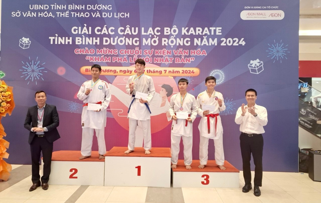 Hơn 400 VĐV tham gia Giải các CLB Karate tỉnh Bình Dương mở rộng năm 2024 - Ảnh 11.