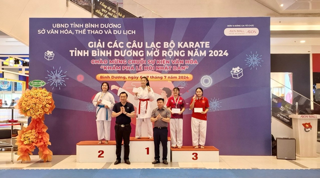 Hơn 400 VĐV tham gia Giải các CLB Karate tỉnh Bình Dương mở rộng năm 2024 - Ảnh 12.