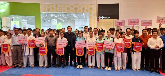 Hơn 400 VĐV tham gia Giải các CLB Karate tỉnh Bình Dương mở rộng năm 2024 - Ảnh 4.