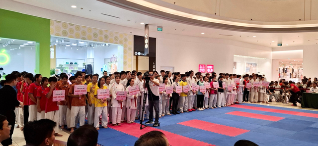 Hơn 400 VĐV tham gia Giải các CLB Karate tỉnh Bình Dương mở rộng năm 2024 - Ảnh 5.