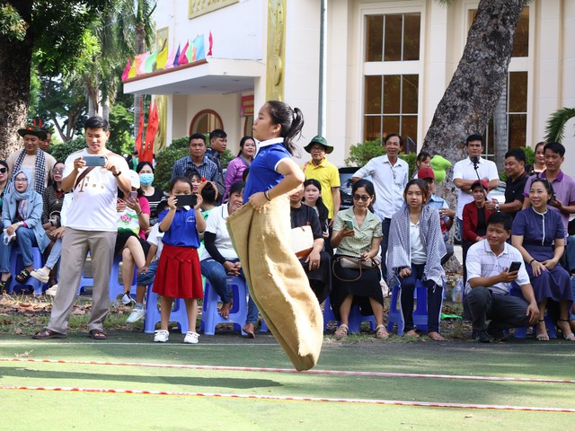 Bế mạc và trao giải Ngày hội Gia đình tiêu biểu các tỉnh, thành phố miền Tây Nam Bộ - Ảnh 16.