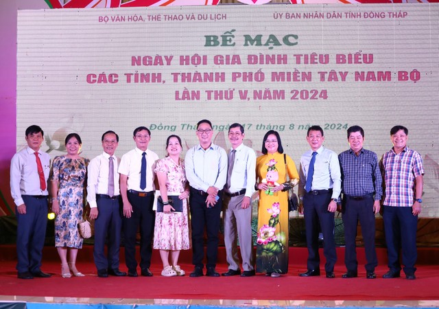 Bế mạc và trao giải Ngày hội Gia đình tiêu biểu các tỉnh, thành phố miền Tây Nam Bộ - Ảnh 19.