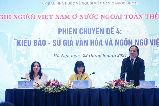 Thúc đẩy hỗ trợ người Việt Nam ở nước ngoài giữ gìn và phát huy bản sắc văn hóa dân tộc Việt Nam - Ảnh 2.