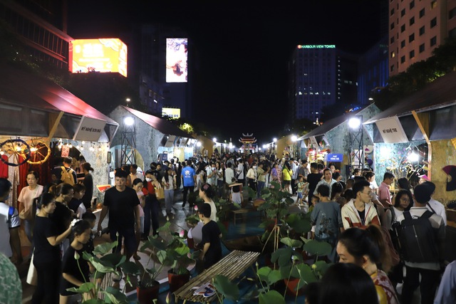 Khai mạc 'Những ngày Hà Nội tại TP. Hồ Chí Minh' - Ảnh 6.