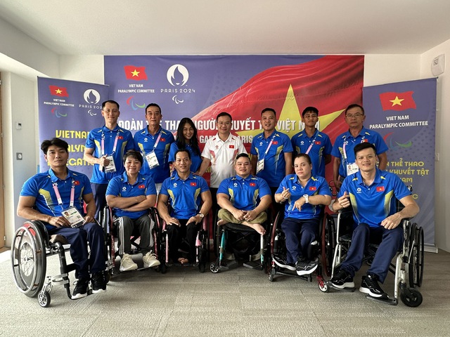 Đoàn Thể thao NKT Việt Nam tham dự Lễ khai mạc Paralympic Paris 2024 với 10 thành viên - Ảnh 1.