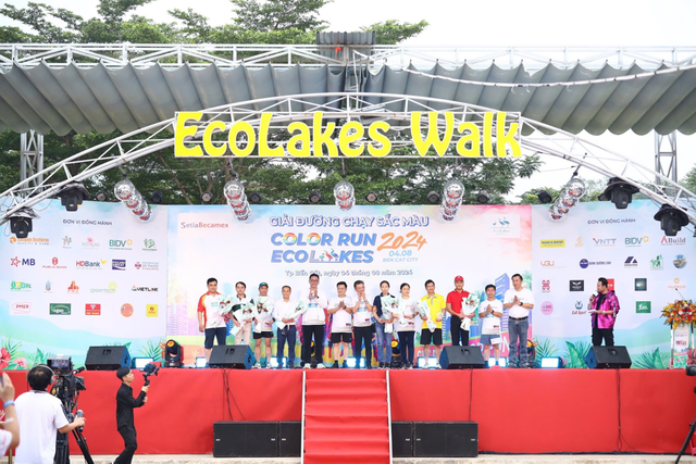 2.000 người tham gia Đường chạy sắc màu “Color Run EcoLakes 2024” - Ảnh 1.