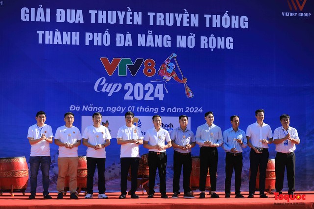 Sôi nổi giải đua thuyền truyền thống thành phố Đà Nẵng mở rộng năm 2024 - Ảnh 1.