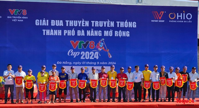 Sôi nổi giải đua thuyền truyền thống thành phố Đà Nẵng mở rộng năm 2024 - Ảnh 2.