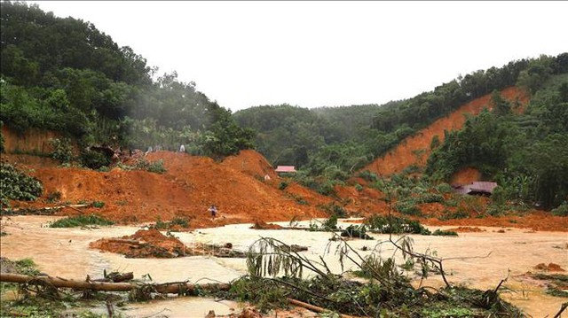 Lũ trên sông Hồng ở Hà Nội vượt báo động 2, lũ đặc biệt lớn trên nhiều sông ở miền Bắc - Ảnh 4.